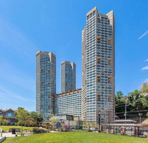 Condo For Sale - 7002 Blvd East #3F<br/> Guttenberg, NJ 07093