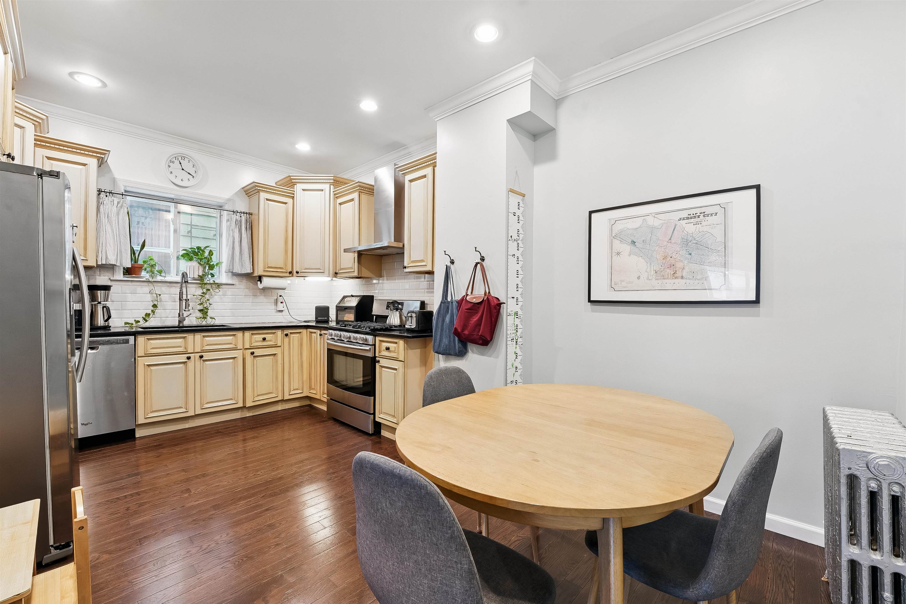 106 Griffith St, Jersey City, New Jersey image 7