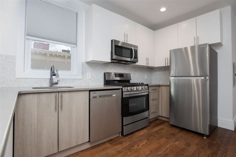 Homes For Rent - 76 Bowers St #3<br/> Hudson County, Jersey City, NJ 07307