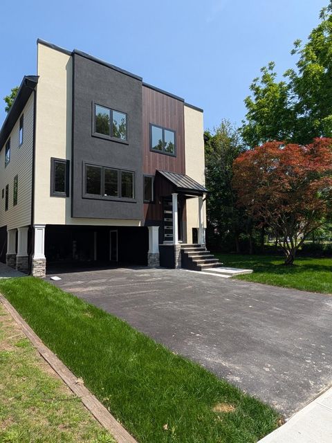 Homes For Sale - 429 Riverside Ave<br/> Bergen County, Rutherford, NJ 07070