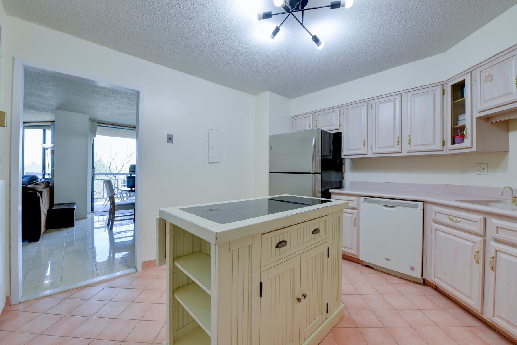 525 Harmon Cove Tower #525, Secaucus, New Jersey image 8