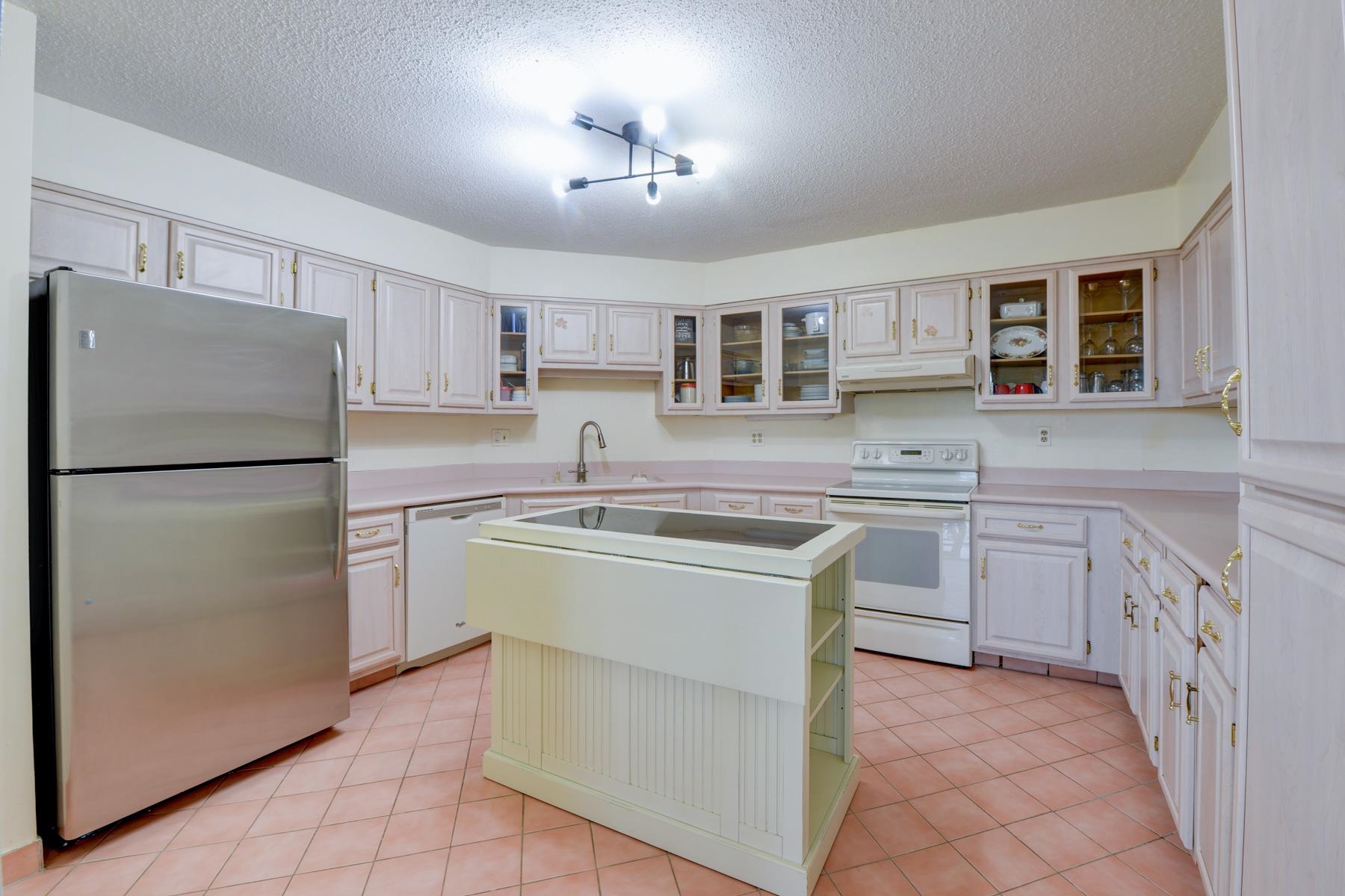 525 Harmon Cove Tower #525, Secaucus, New Jersey image 5