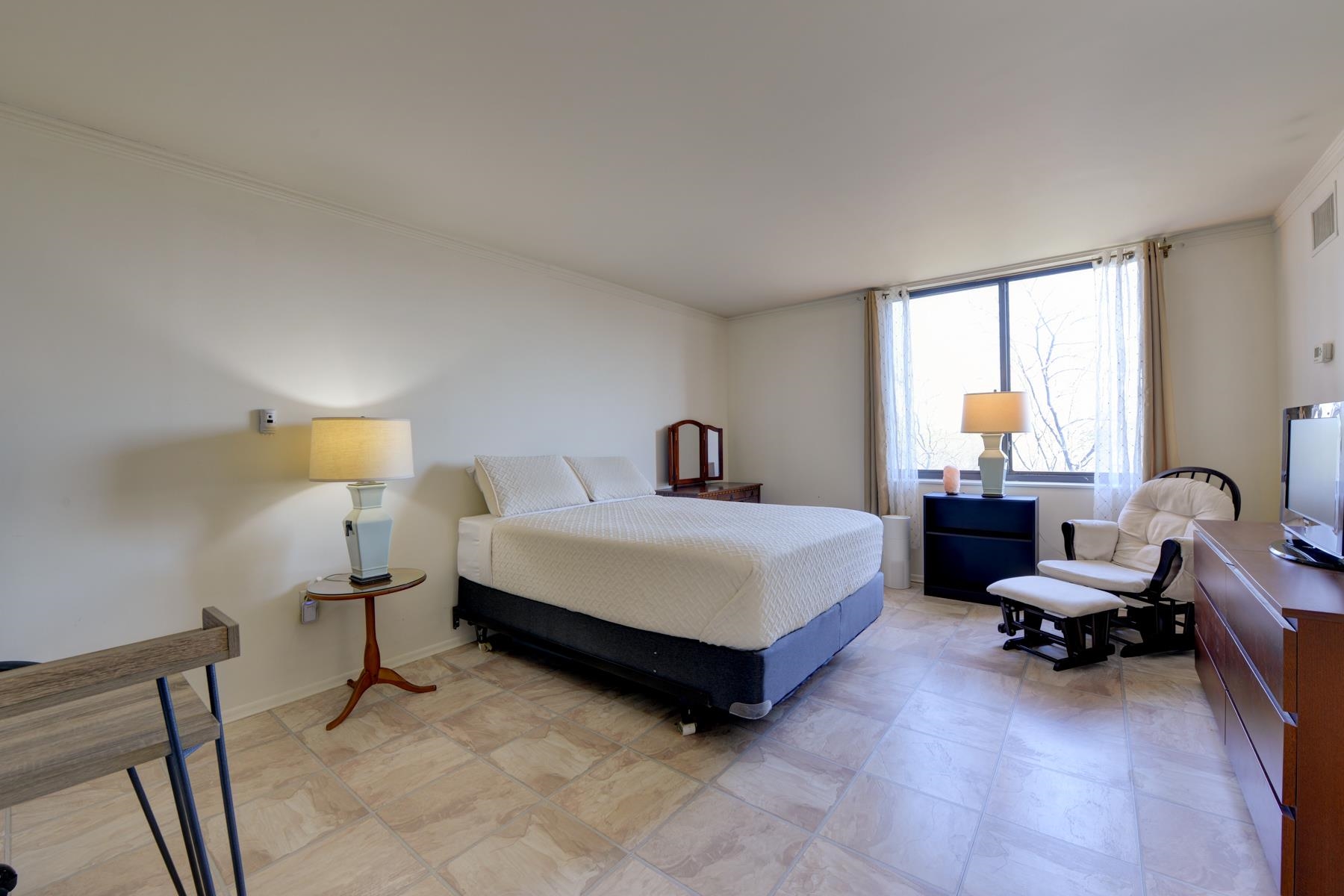 525 Harmon Cove Tower #525, Secaucus, New Jersey image 11