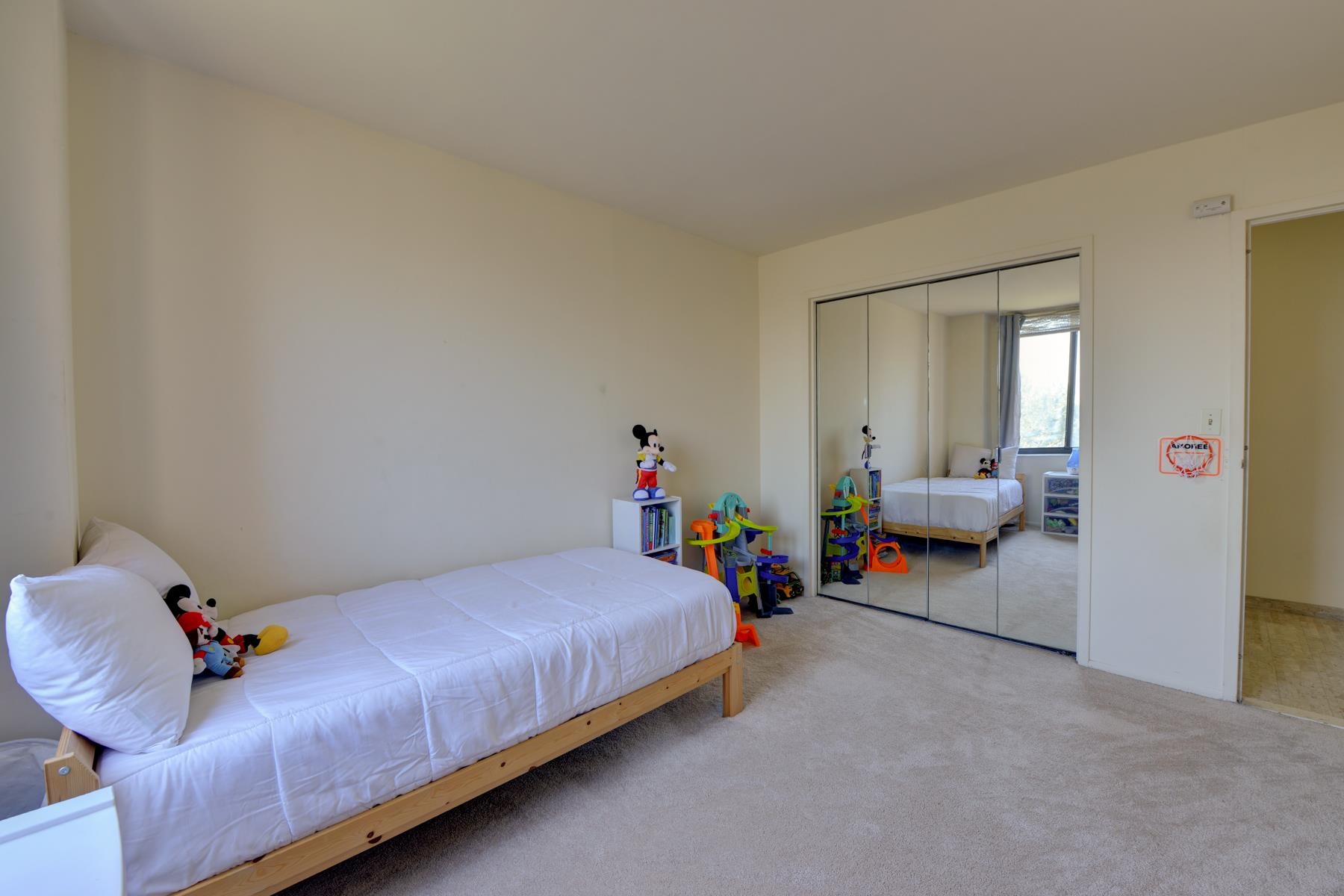 525 Harmon Cove Tower #525, Secaucus, New Jersey image 16