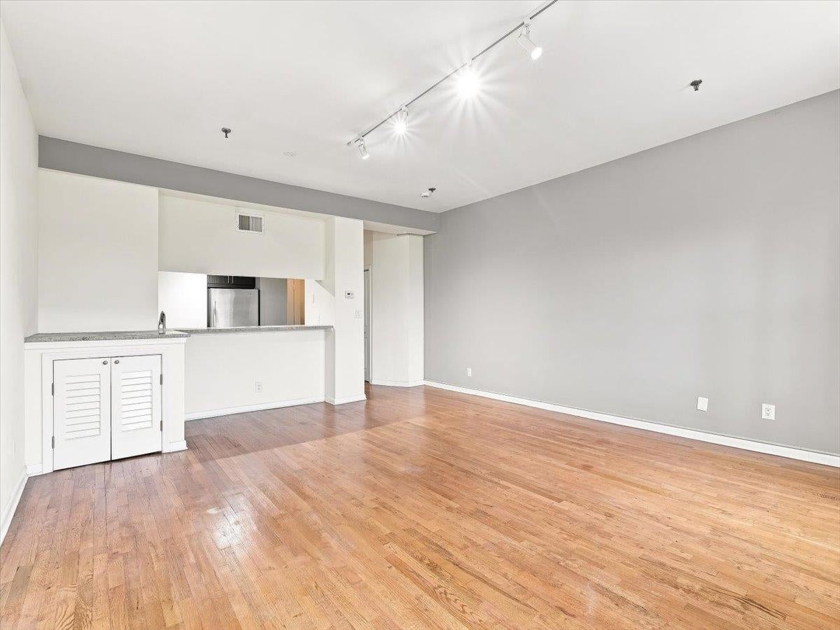 Search Homes 4 227 CHRISTOPHER COLUMBUS DR 214b