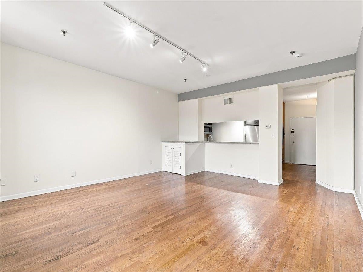 Search Homes 3 227 CHRISTOPHER COLUMBUS DR 214b