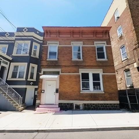 Multifamily For Sale - 325 52nd St<br/> Hudson County, West New York, NJ 07094