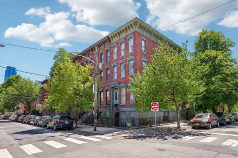 Multifamily For Sale - 71 Wayne St<br/> Jersey City, NJ 07302