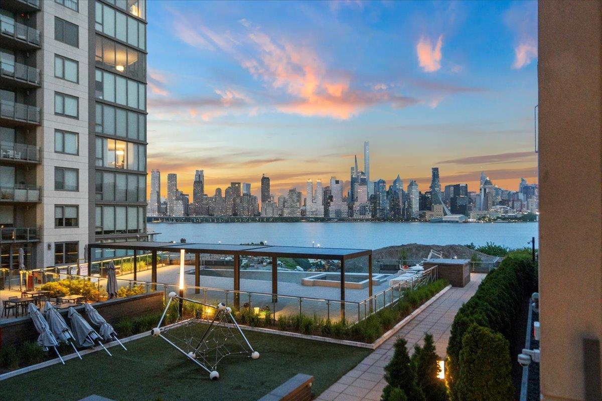9 Avenue At Port Imperial #416, West New York, New Jersey image 6