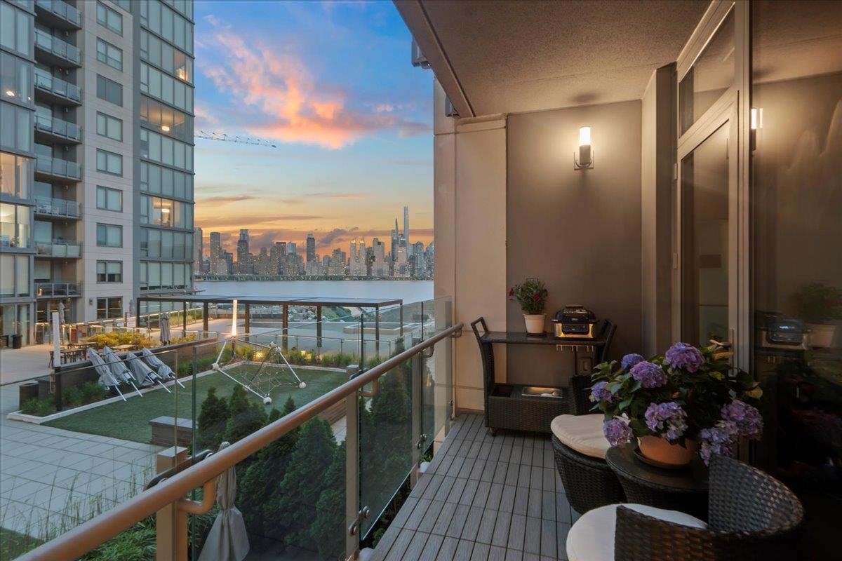 9 Avenue At Port Imperial #416, West New York, New Jersey image 30
