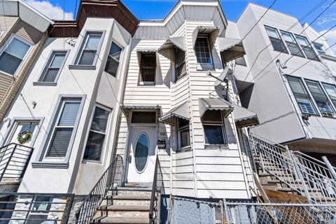 MLS: 250010067