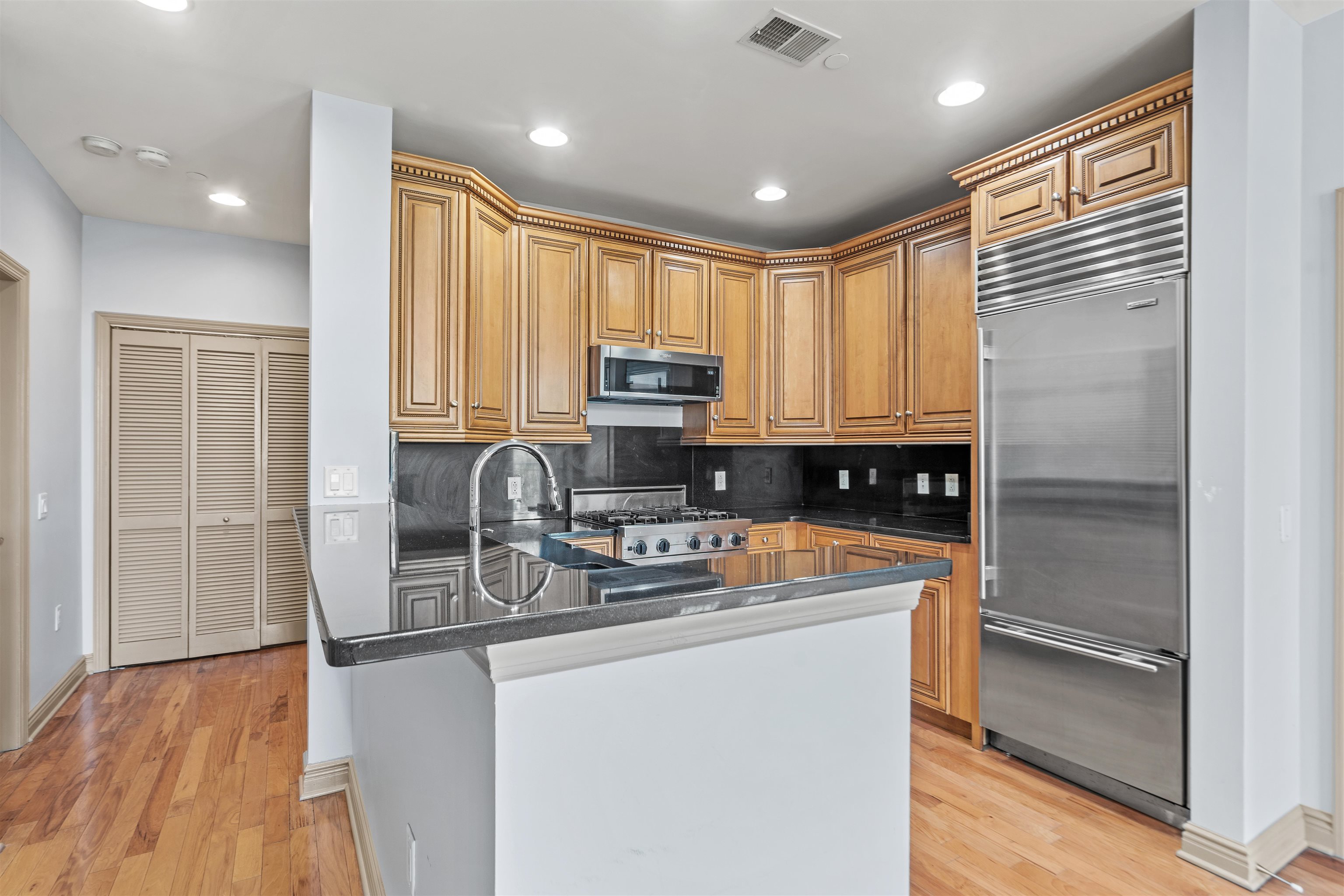 7400 River Rd #204, North Bergen, New Jersey image 4