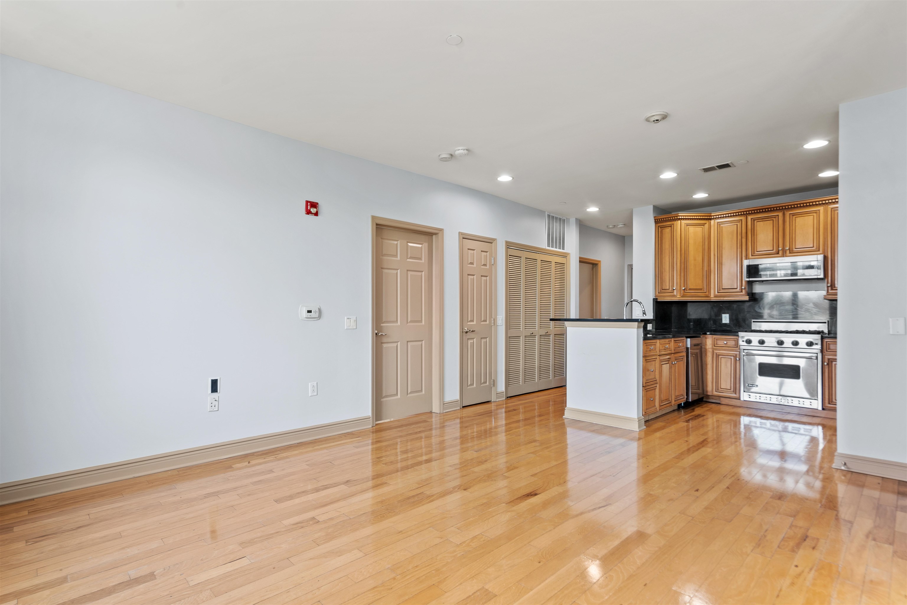 7400 River Rd #204, North Bergen, New Jersey image 6