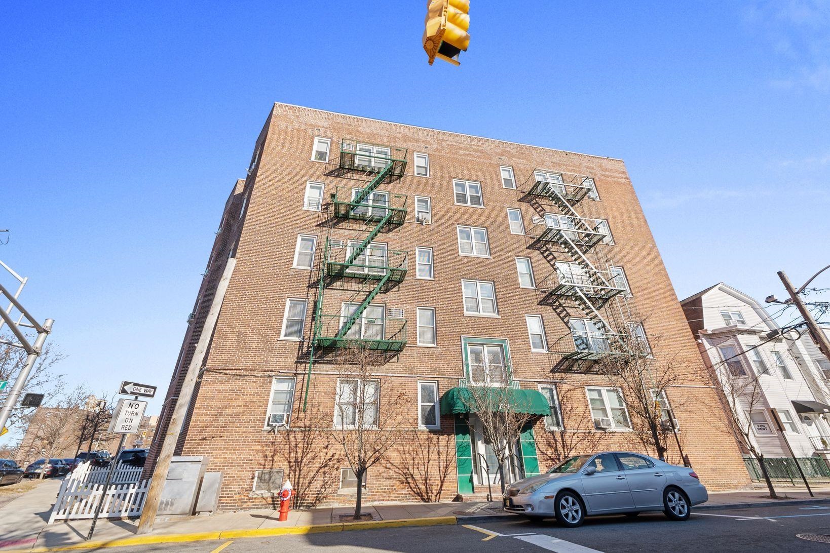 1700 Kennedy Blvd #25, Union City, New Jersey image 3