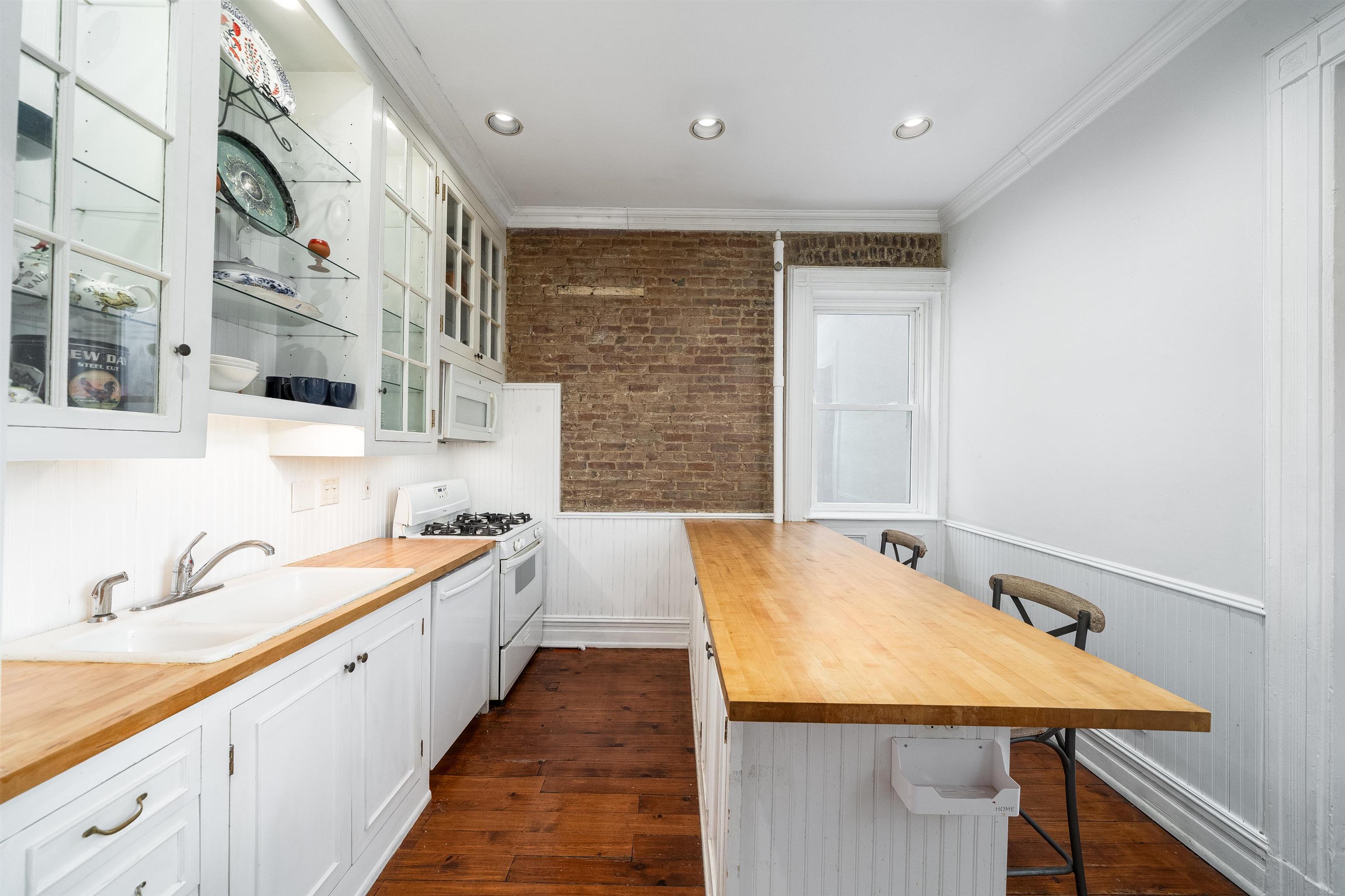 823 Washington St #4, Hoboken, New Jersey image 10