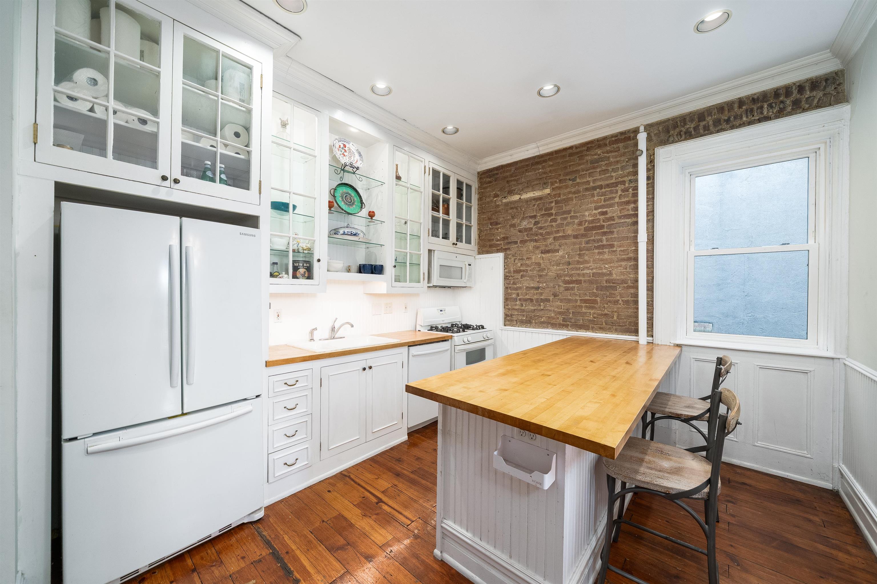823 Washington St #4, Hoboken, New Jersey image 9
