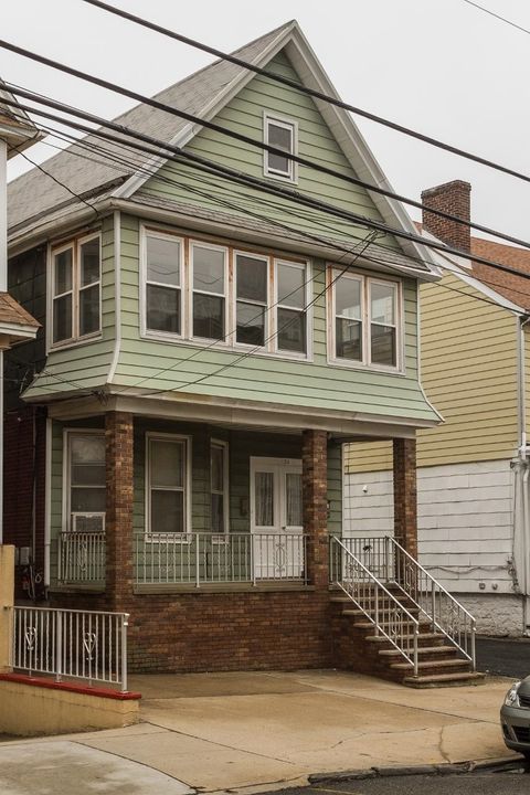 124 WEST 54TH ST Bayonne NJ 07002