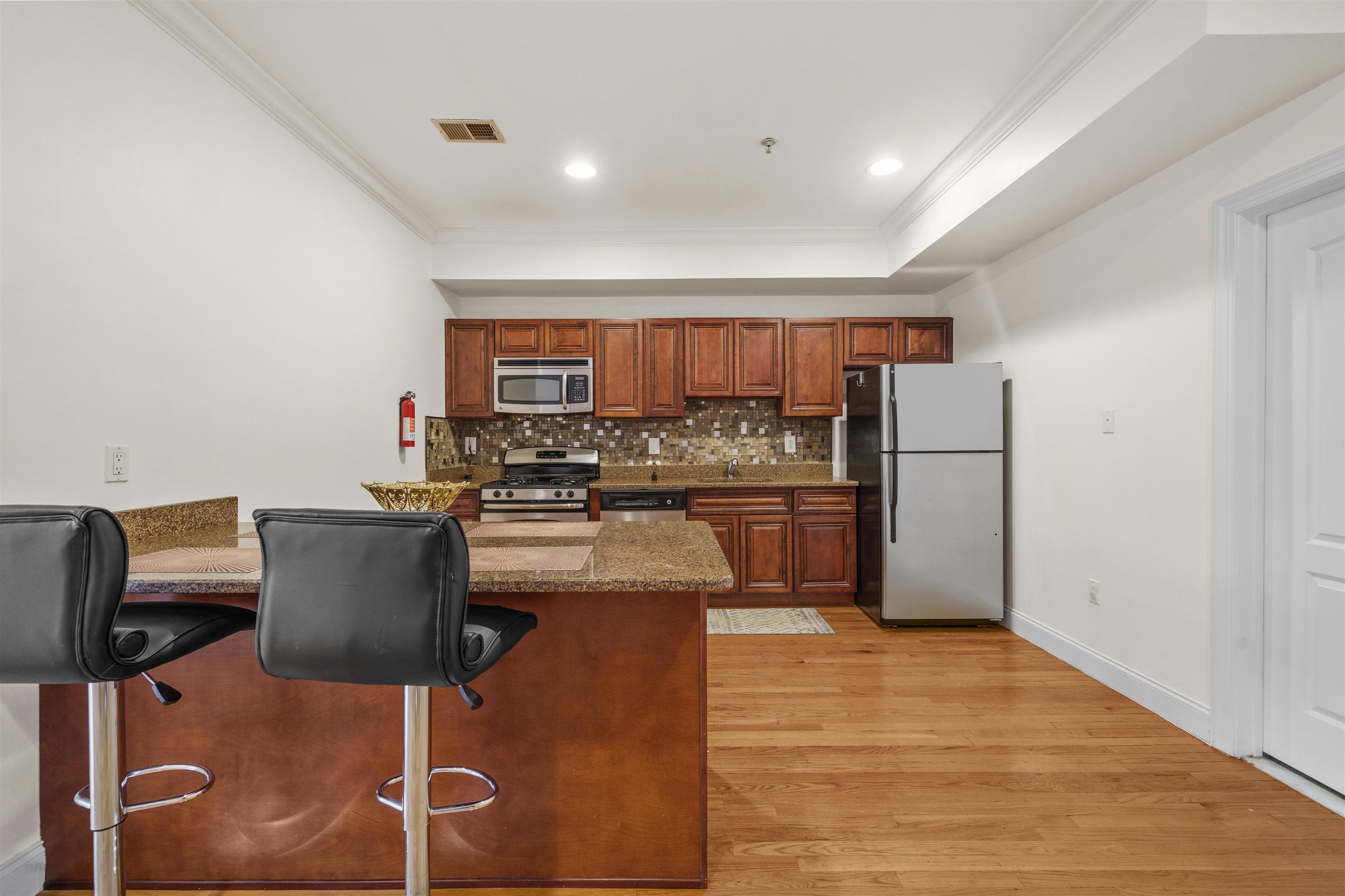 255 BROADWAY 206