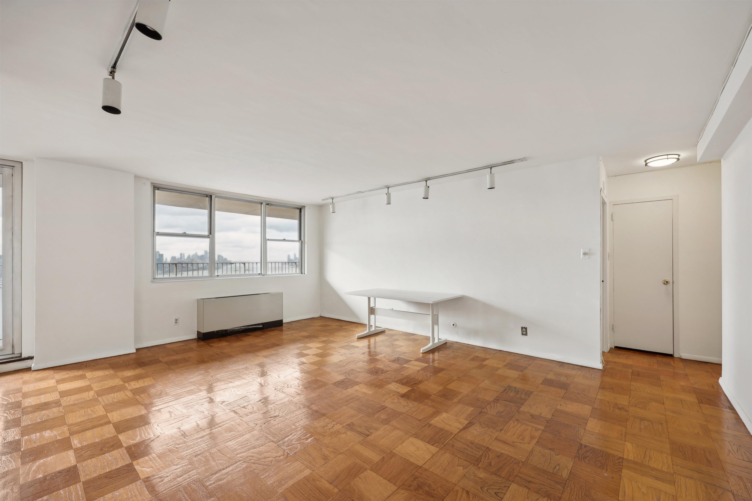 6040 Boulevard #24F, West New York, New Jersey image 4