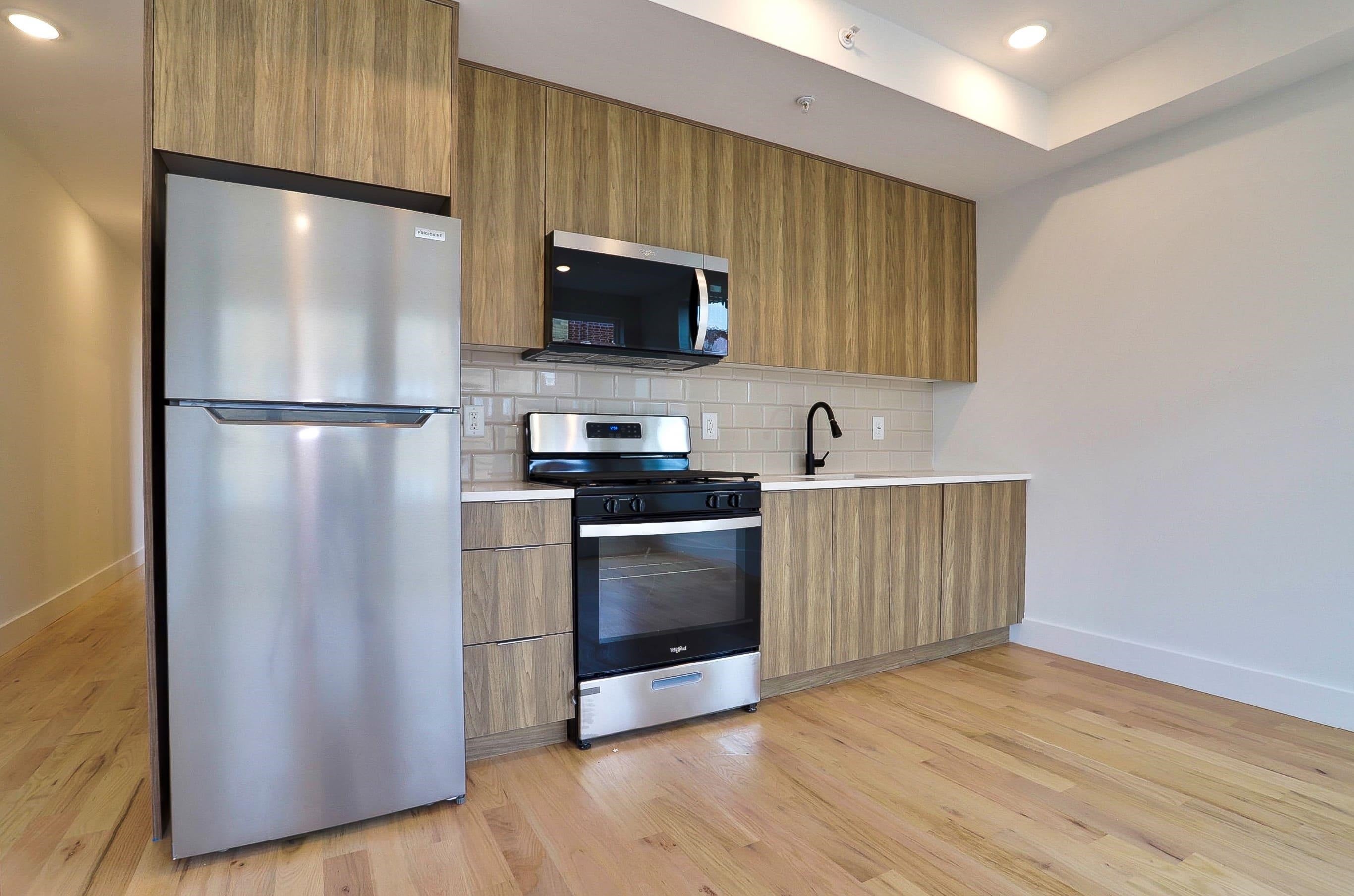 88 BERGEN AVE 3
