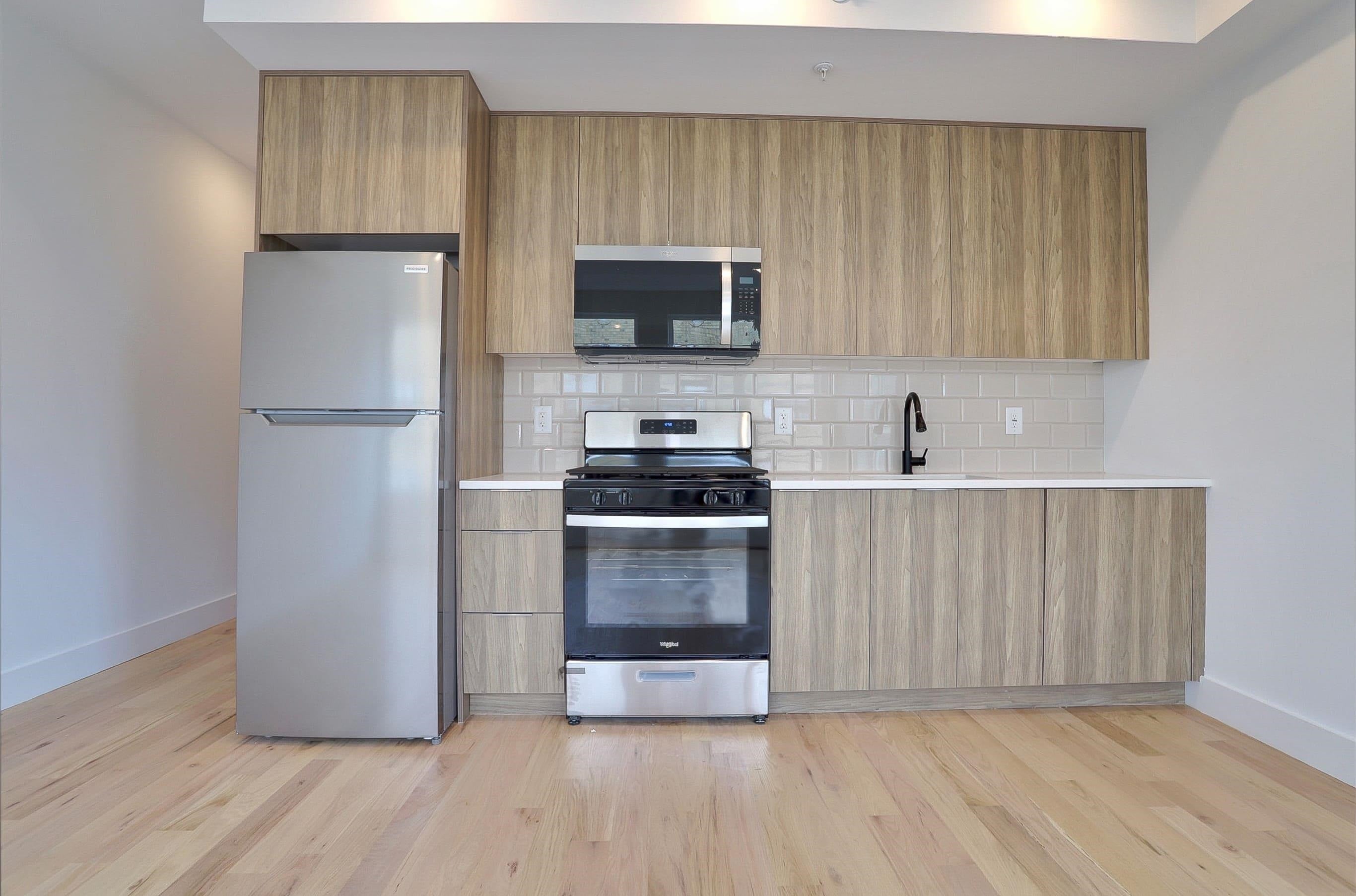 88 BERGEN AVE 3