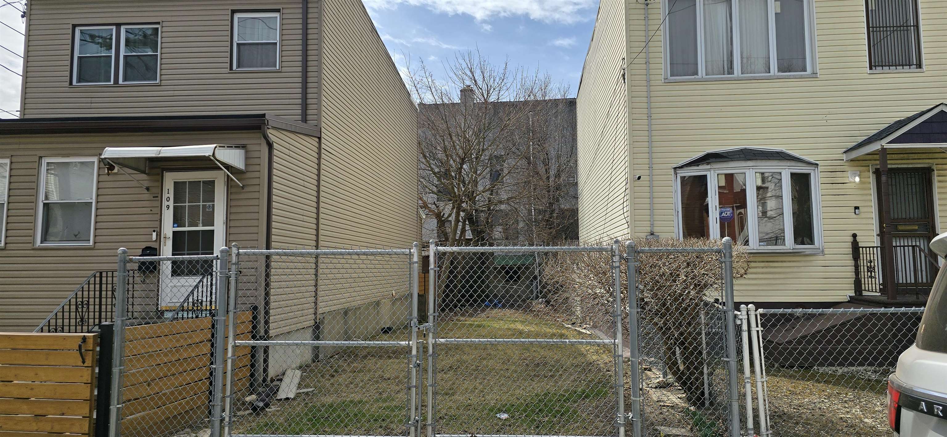 111 Clinton Ave, Jersey City, New Jersey image 1