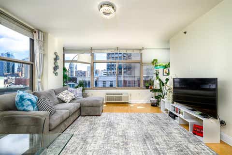 Condo For Rent - 10 Regent St #513<br/> Jersey City, NJ 07302