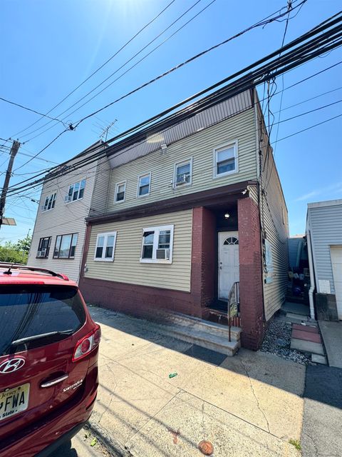 Multifamily For Sale - 90 East 21st St<br/> Bayonne, NJ 07002