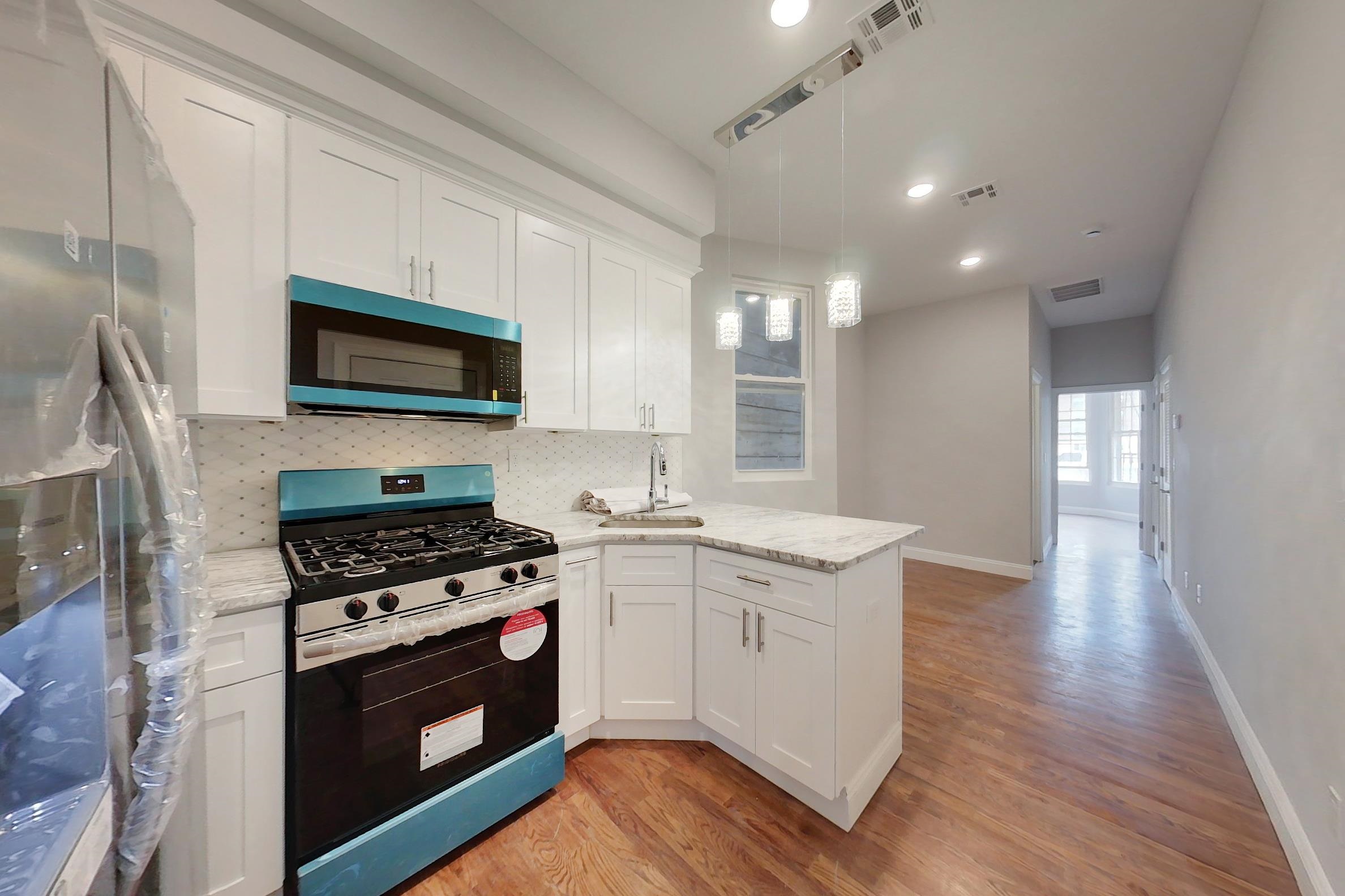 130 45th St #6, Union City, New Jersey image 4