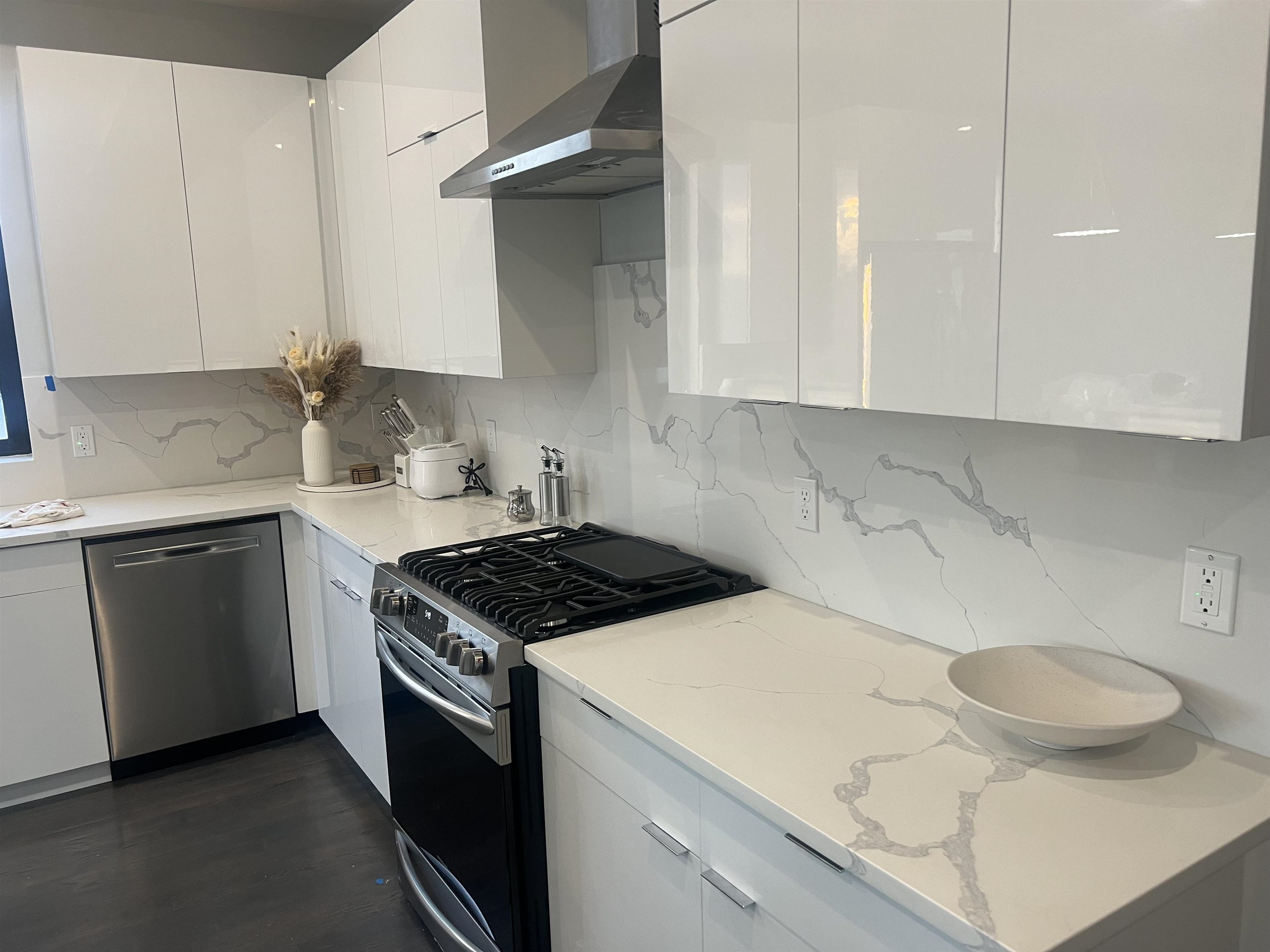 189 Halladay St #2, Jersey City, New Jersey image 4