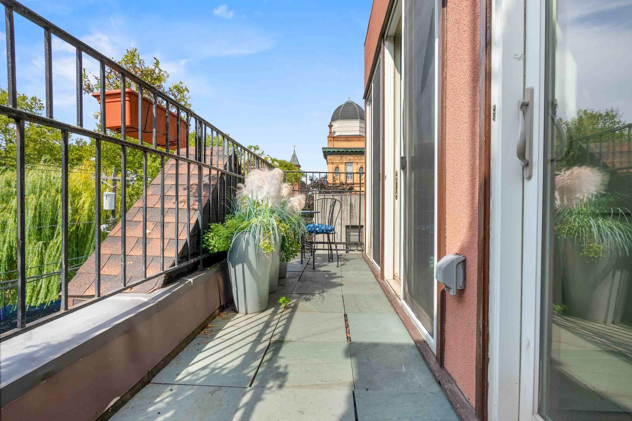 Search Homes 2 210 5TH ST 1