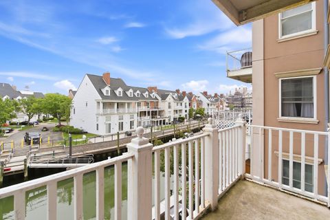 Homes For Rent - 204 Shearwater Ct West Ct #21<br/> Jersey City, NJ 07305