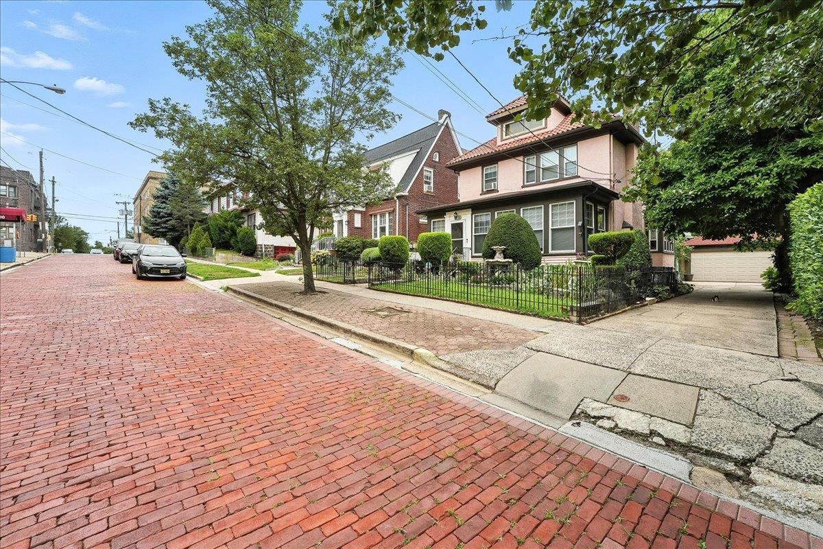 20 75TH ST