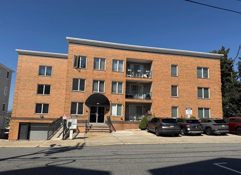 Condo For Sale - 4401 Smith Ave #2A<br/> North Bergen, NJ 07047