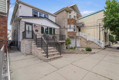 Multifamily For Sale - 106 Evergreen St<br/> Bayonne, NJ 07002
