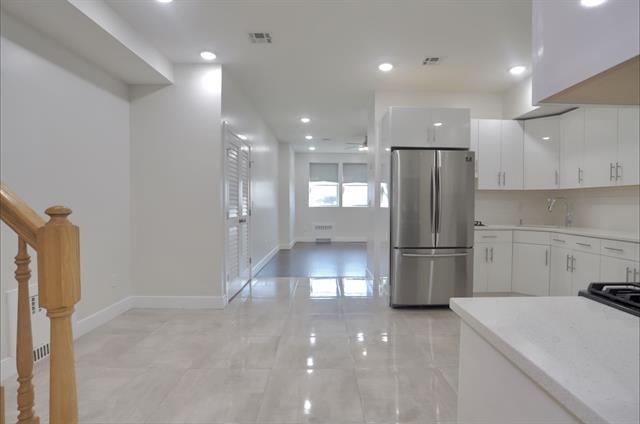 647 OCEAN AVE 1