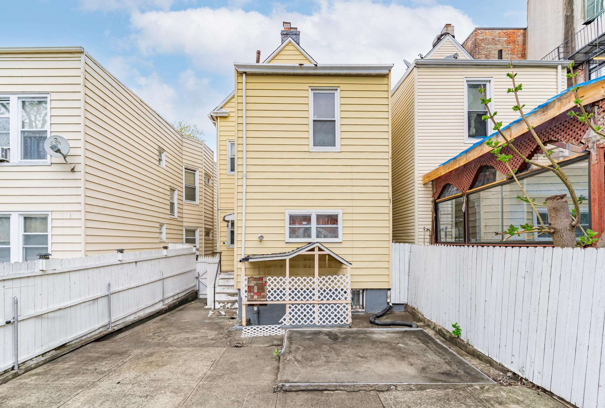 27 Lexington Ave, Jersey City, New Jersey image 6