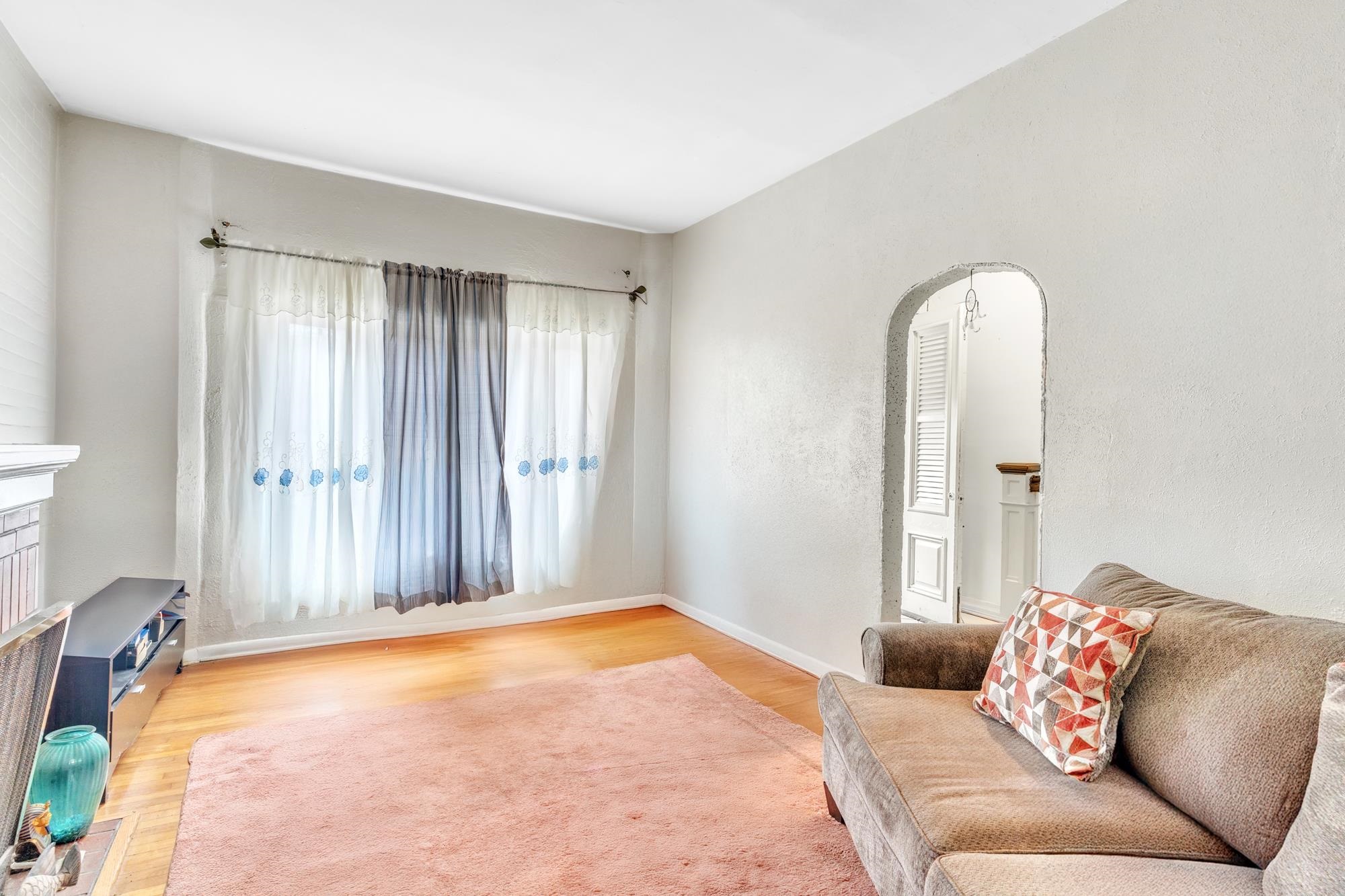 27 Lexington Ave, Jersey City, New Jersey image 8