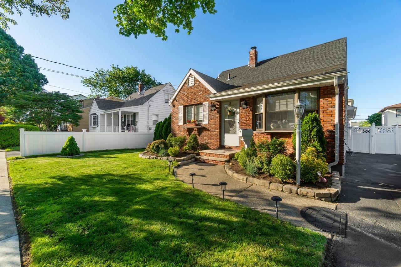 97 Avenue E, Lodi, New Jersey image 3