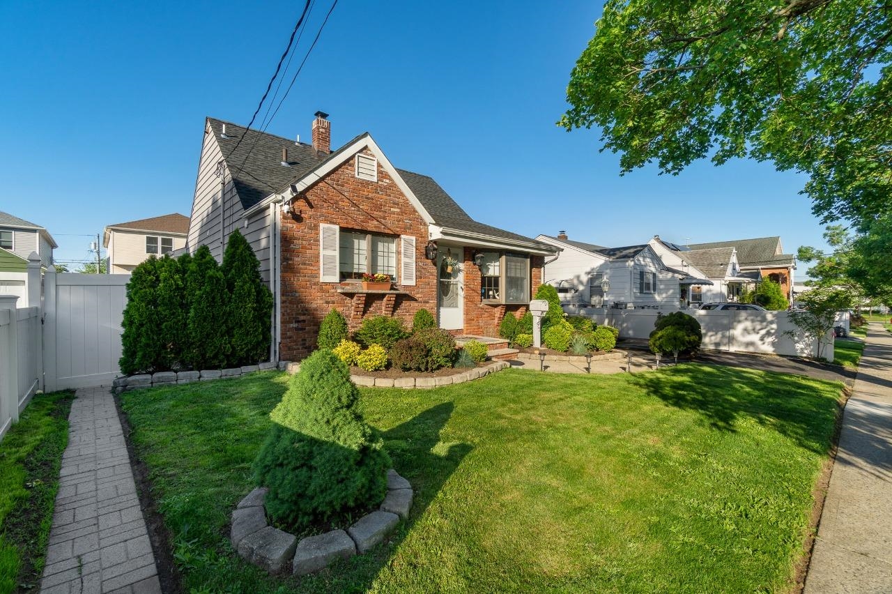 97 Avenue E, Lodi, New Jersey image 2