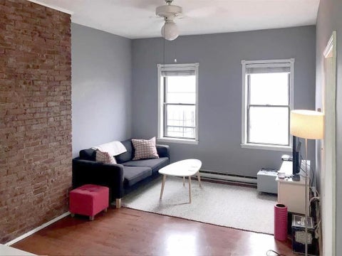 Condo For Rent - 420 9th St #9<br/> Jersey City, NJ 07302