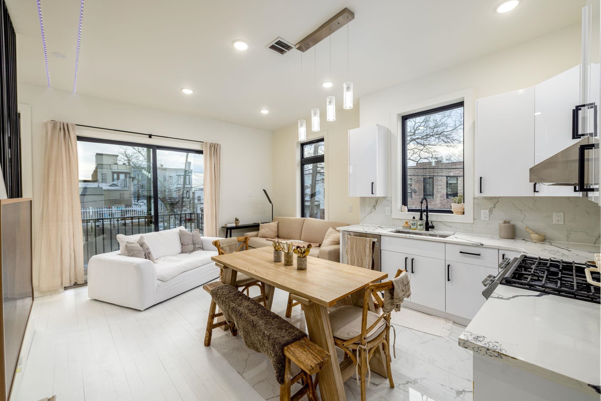 89 Lincoln St #2, Jersey City, New Jersey image 3