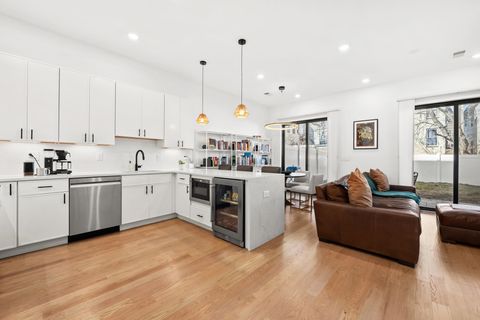 Condo For Sale - 34 Manhattan Ave #2<br/> Hudson County, Jersey City, NJ 07307