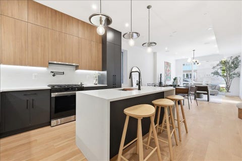 Condo For Sale - 105 Laidlaw Ave #1<br/> Jersey City, NJ 07306