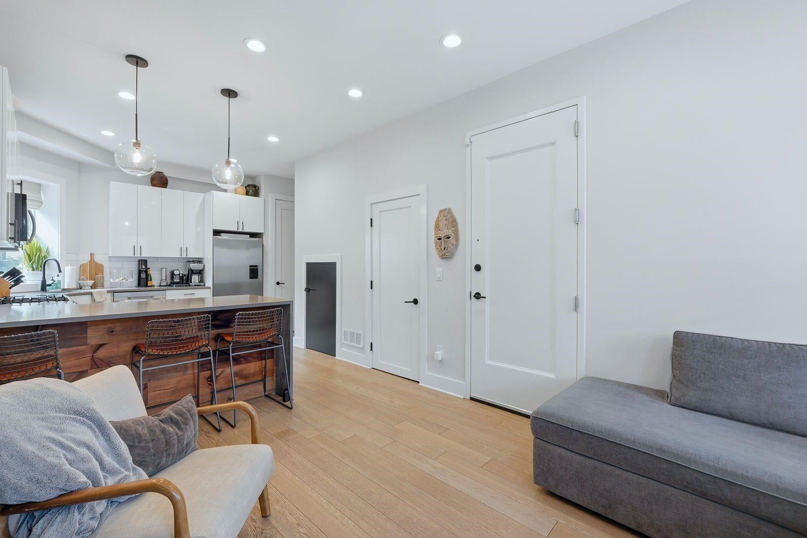 11 JEFFERSON AVE 1