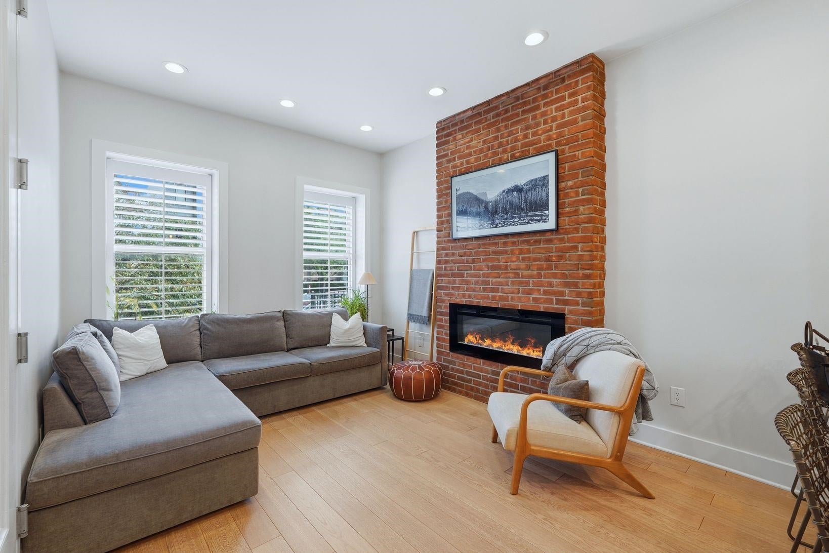 11 JEFFERSON AVE 1