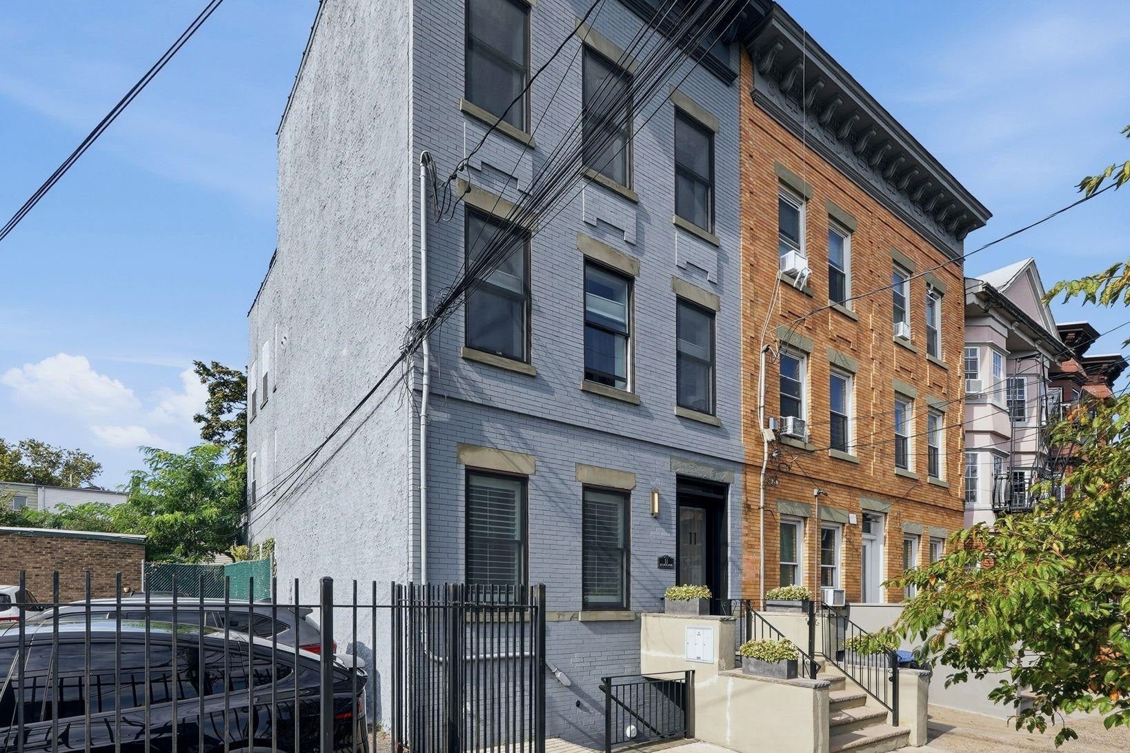 11 JEFFERSON AVE 1