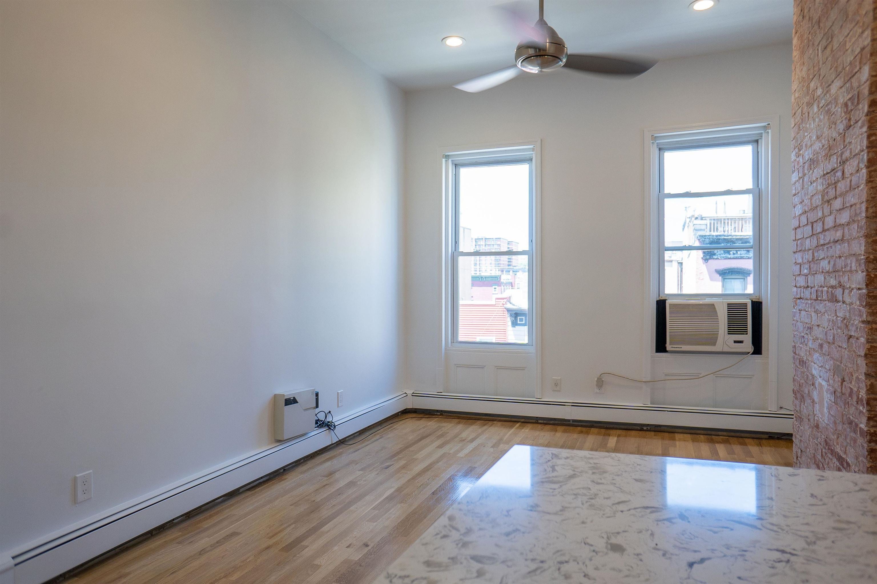 211 ADAMS ST 7