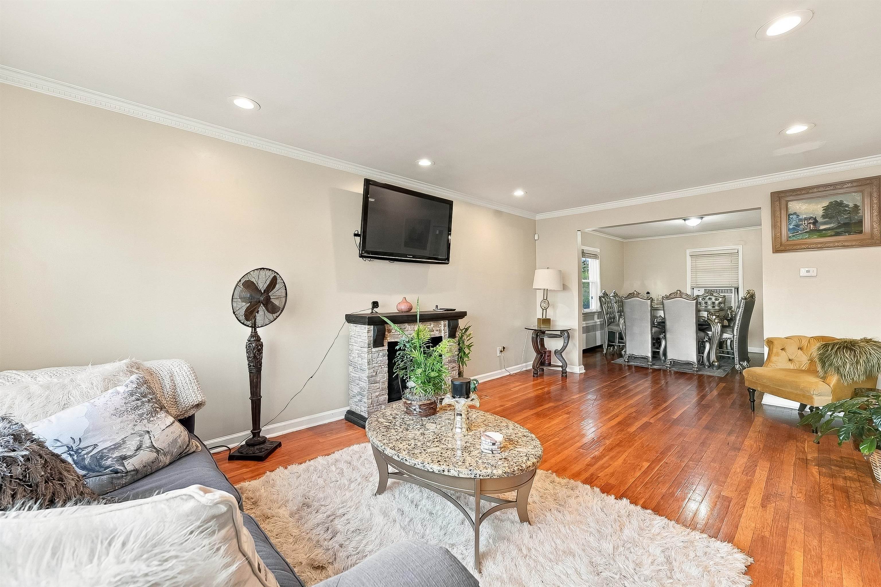 1747 COLGATE PL