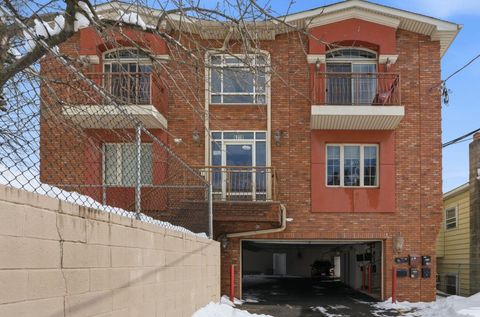 Condo For Sale - 6208 Jackson St #31<br/> West New York, NJ 07090